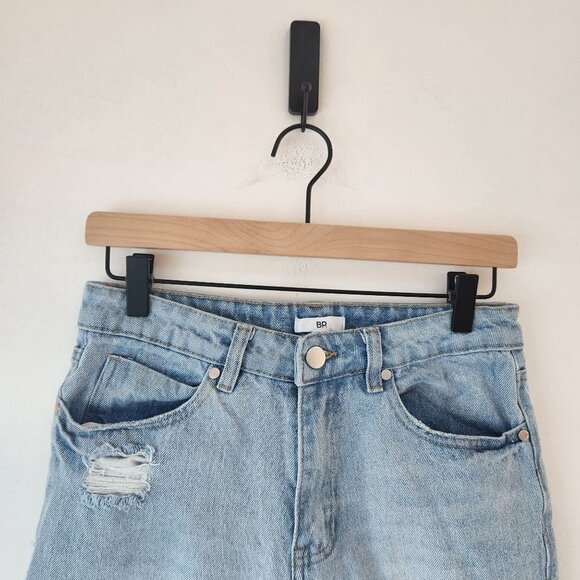 BP. Light Wash High Rise Distressed Denim Mom Jeans Women's 26 - Picture 3 of 7